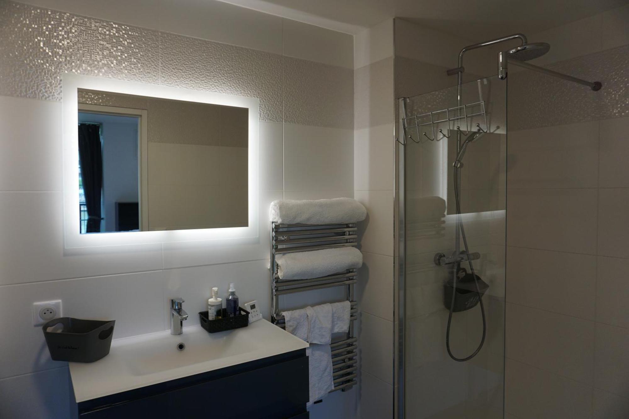 Residences Grande Jatte, Bord De Seine, Suites 52M2 A 97M2, Hopital Americain A 600M 塞纳河畔讷伊 外观 照片